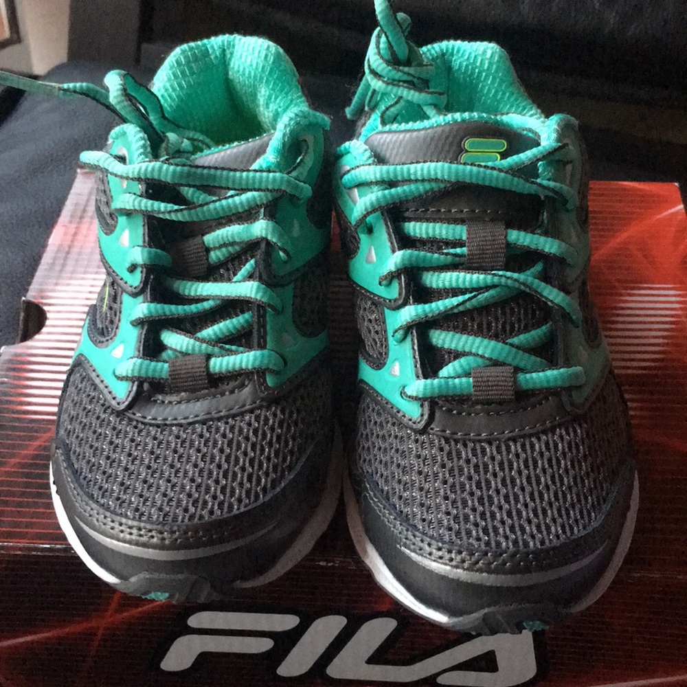 File girls running shoes